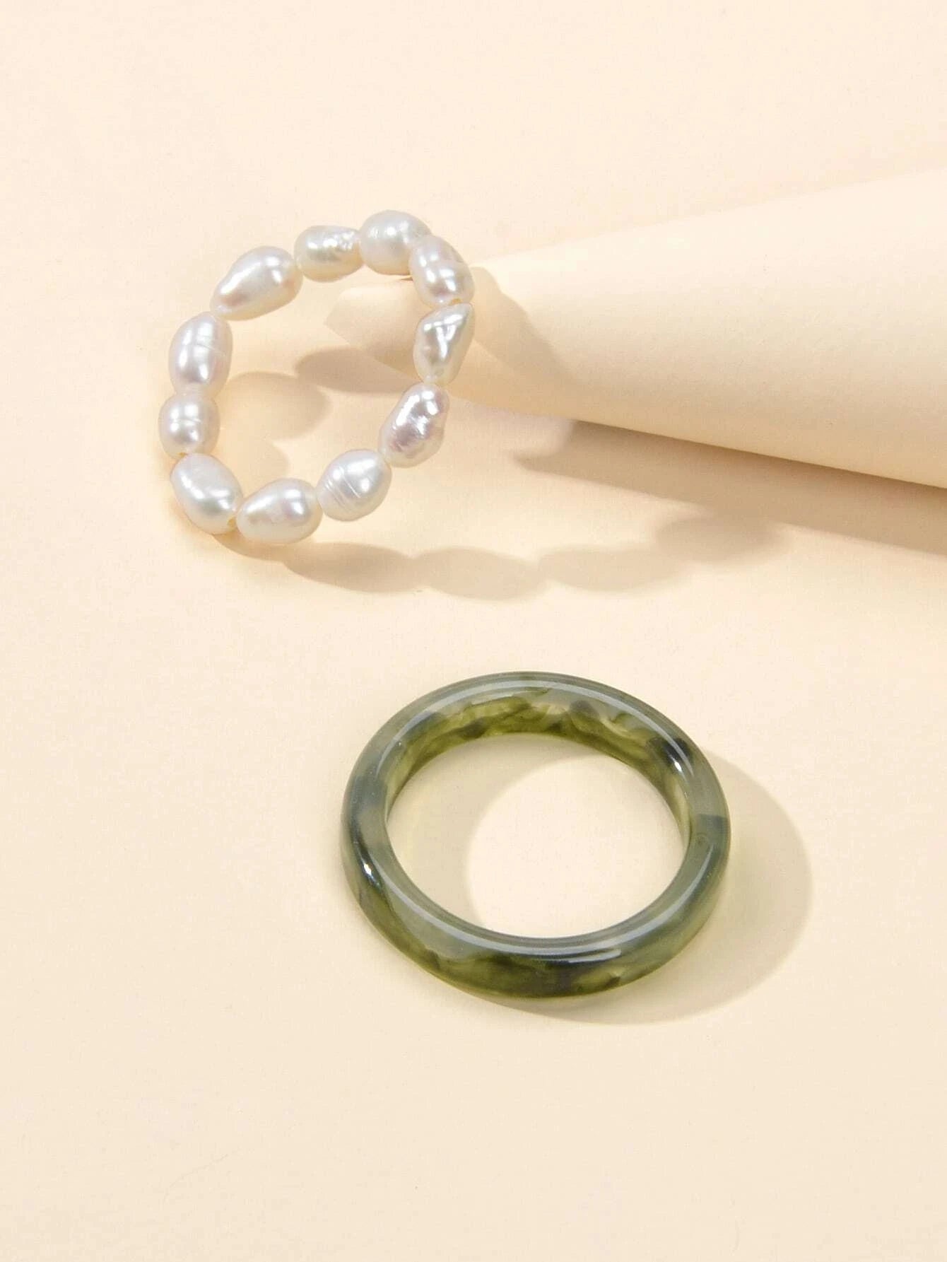 2pcs Pearl Elastic Retro Green Red Acrylic Ring