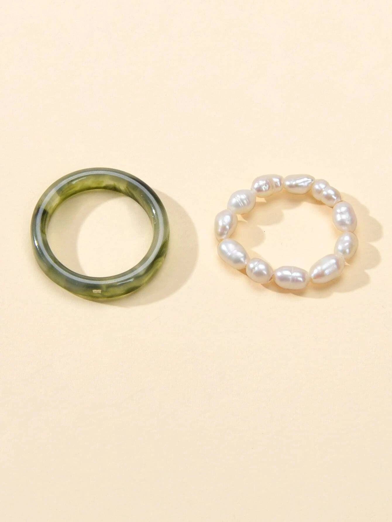 2pcs Pearl Elastic Retro Green Red Acrylic Ring